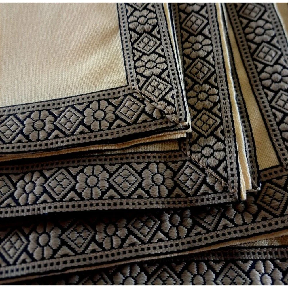 Yellow Linen Napkins Gray Embroidered Edge Set of 6 Floral 14